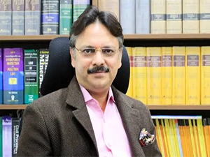 dr-rajeshwar-singh-organises-special-screening-of-ajey-